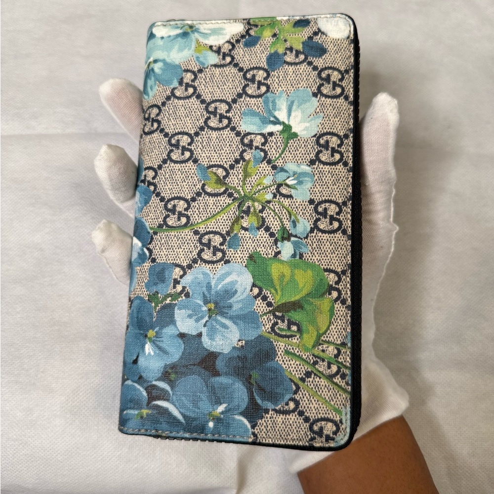 Women’s Gucci GG Blooms Zip-Around Wallet - Picture 3 of 5